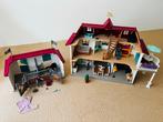 Compleet Schleich huis met stal en accessoires, Ophalen of Verzenden, Zo goed als nieuw, Poppenhuis