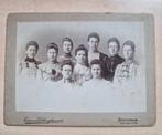 202) KABINETFOTO DAMES UIT WELGESTELDE KRINGEN, Verzamelen, Foto's en Prenten, Foto, Ophalen of Verzenden, Zo goed als nieuw, Voor 1940