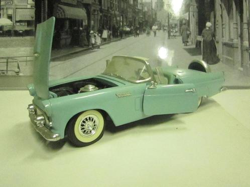 FORD THUNDERBIRD 1956 CABRIOLET REVELL, Hobby en Vrije tijd, Modelauto's | 1:18, Zo goed als nieuw, Auto, Revell, Ophalen of Verzenden