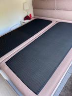 2 zo goed als nieuwe stevige matrassen 90x200, Huis en Inrichting, Slaapkamer | Boxsprings, Ophalen, 90 cm, Eenpersoons, Beige