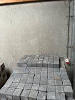 Halve blauwe betonklinkers, Tuin en Terras, Tegels en Klinkers, Ophalen, Beton, Klinkers