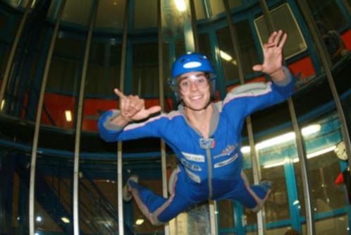 25% korting pp Indoor Skydive Roosendaal, Tickets en Kaartjes, Recreatie | Pretparken en Attractieparken, Drie personen of meer