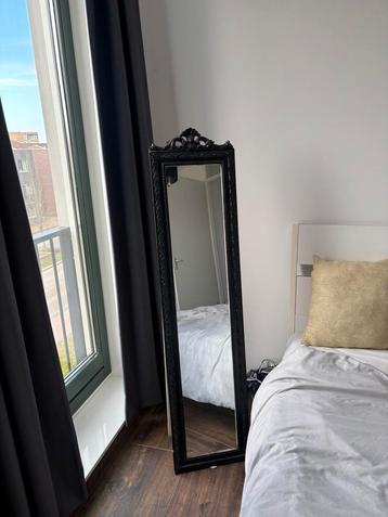Spiegel te koop  beschikbaar voor biedingen