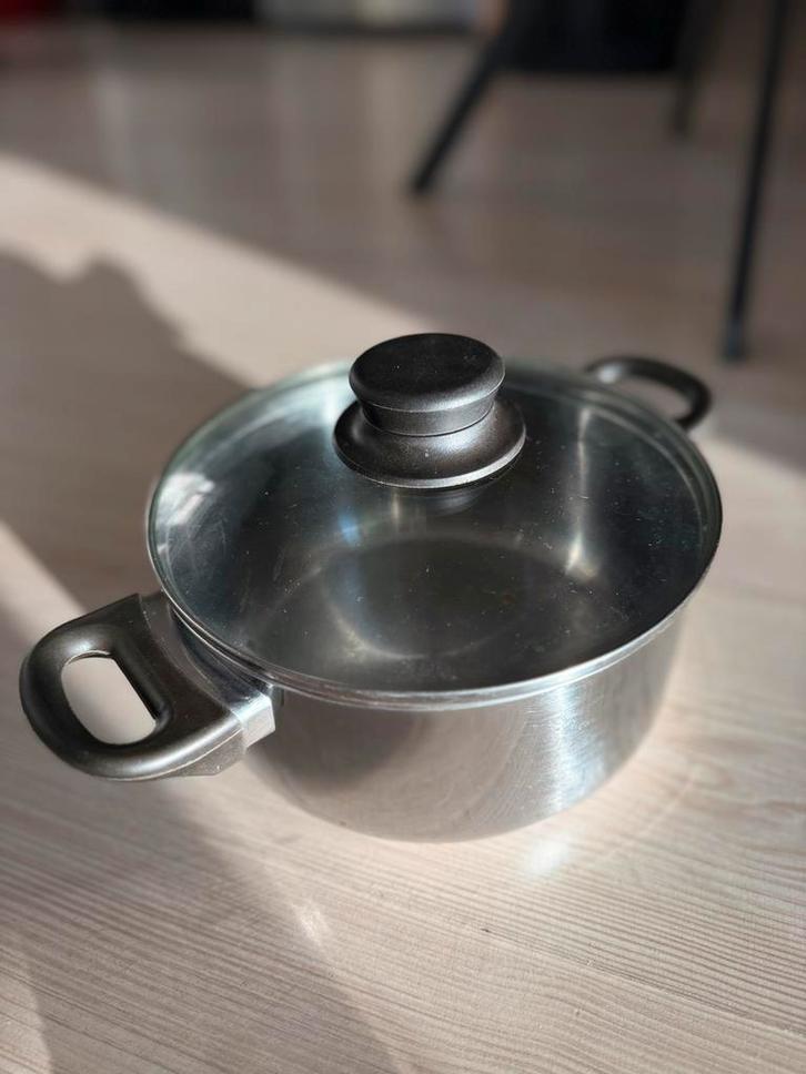 Perfecte inductie kookpan - Zo goed als nieuw!, Huis en Inrichting, Keuken | Potten en Pannen, Zo goed als nieuw, Kookpan of Snelkookpan