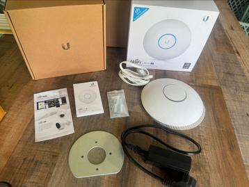 Ubiquiti UAP-AC-LR Long Range wifi compleet POE+ adapter beschikbaar voor biedingen