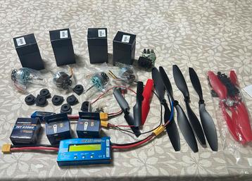 Drone Onderdelen - Motoren, Propellers, Servo's beschikbaar voor biedingen