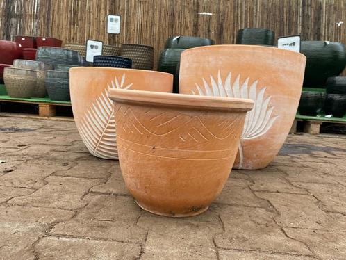 Alle sierpotten 50% korting, Tuin en Terras, Bloempotten, Nieuw, Aardewerk, Binnen, Balkon, Tuin, 40 tot 70 cm, 25 tot 40 cm, Rond
