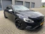 Volvo V60 D6 280pk Plug-in Hybrid 2014 Zwart, Auto's, Volvo, Automaat, 1800 kg, Zwart, 103 €/maand