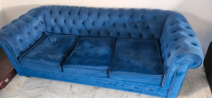 Blauwe Velvet Chesterfield Bank - 3 persoons, Huis en Inrichting, Banken | Bankstellen, Gebruikt, Rechte bank, Driepersoons, 150 tot 200 cm