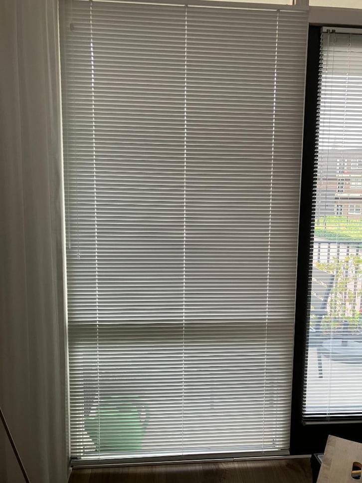 Horizontale jaloezie 25 mm kleur 1204, Huis en Inrichting, Stoffering | Gordijnen en Lamellen, Zo goed als nieuw, 200 cm of meer