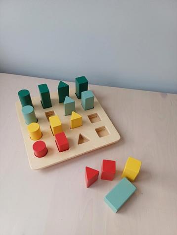 Houten vormenpuzzel beschikbaar voor biedingen