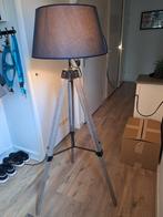 Mooie staande lamp met voet schakelaar ., Huis en Inrichting, Lampen | Vloerlampen, Ophalen, Zo goed als nieuw, 150 tot 200 cm