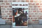 Origineel reclamebord Kiwi Black boot polish (jaren 70), Verzenden, Gebruikt, Reclamebord