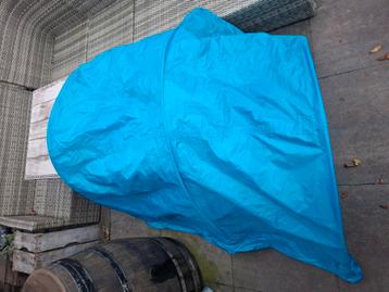 Bedtent beschikbaar voor biedingen