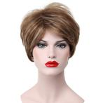 Moderne pruik kort haar in laagjes lichtbruin met, Verzenden, Nieuw, Pruik of Haarverlenging