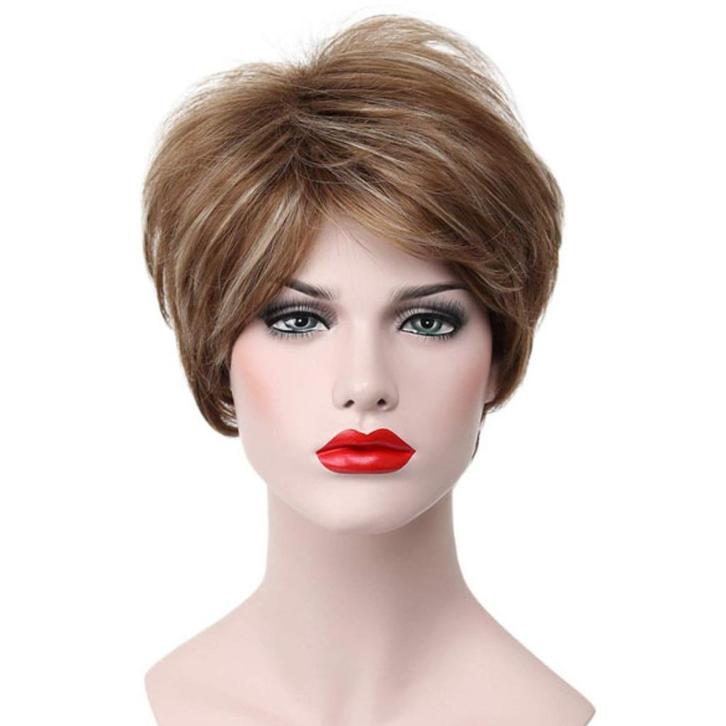 Moderne pruik kort haar in laagjes lichtbruin met, Sieraden, Tassen en Uiterlijk, Uiterlijk | Haarverzorging, Nieuw, Pruik of Haarverlenging