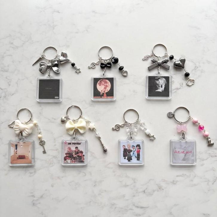 Pop interactieve album sleutelhangers man/boyband, Verzamelen, Muziek, Artiesten en Beroemdheden, Nieuw, Gebruiksvoorwerp, Ophalen of Verzenden