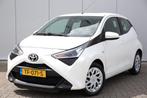 Toyota Aygo 1.0 VVT-i x-play NAP | Camera | Navi | All Seaso, Voorwielaandrijving, Stof, Gebruikt, Euro 6