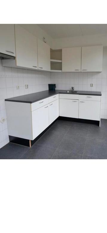 Witte basis keuken (bruynzeel) beschikbaar voor biedingen