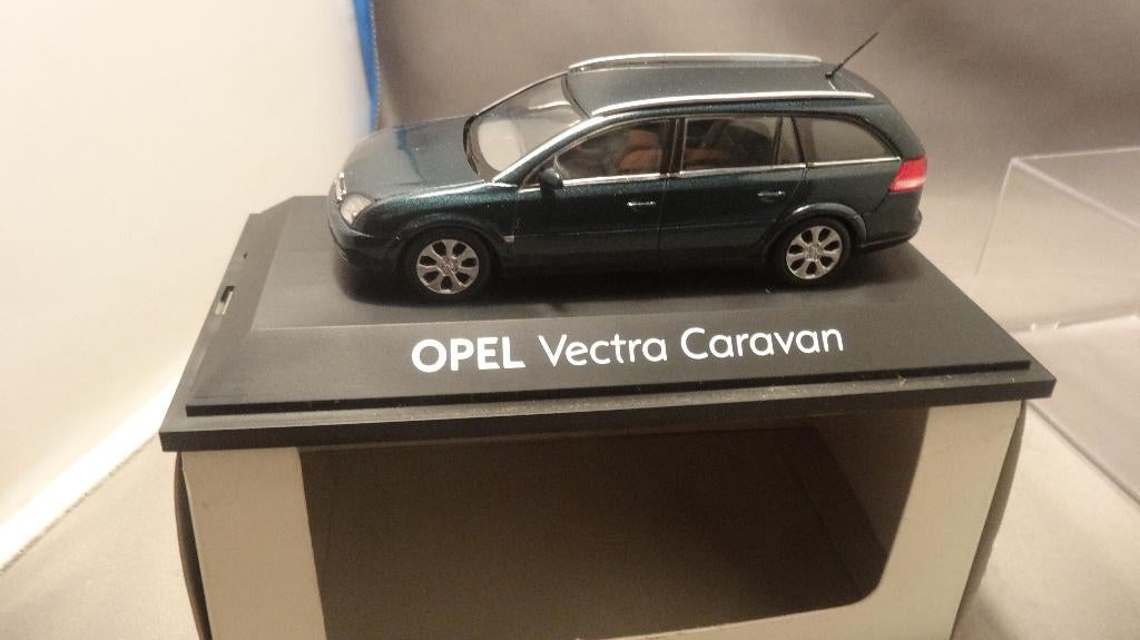 Schuco Opel Vectra Caravan groen 1:43 dealer verpakking, Ophalen of Verzenden, Nieuw, Auto, Overige merken