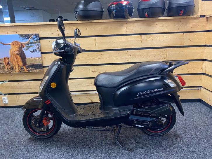 SYM Bromscooter Fiddle II (BLACK november NU 10% korting), Fietsen en Brommers, Scooters | SYM, Gebruikt, Fiddle, Benzine