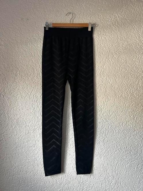 Zwarte legging (M), Kleding | Dames, Leggings, Maillots en Panty's, Zo goed als nieuw, Legging, Maat 40/42 (M), Zwart, Ophalen of Verzenden
