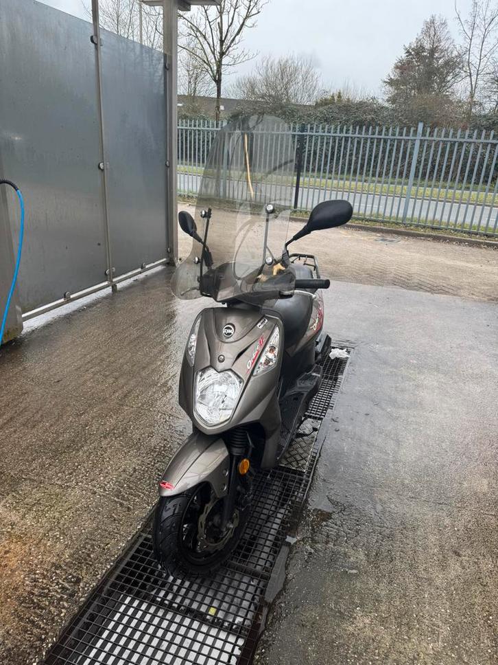 SYM Orbit (2021) in goede staat, Fietsen en Brommers, Scooters | SYM, Zo goed als nieuw, Orbit, Maximaal 45 km/u, Benzine, Ophalen