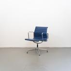 6 Vitra Eames Ea 108 stoel Blauw leer, Huis en Inrichting, Stoelen, Zo goed als nieuw, Metaal