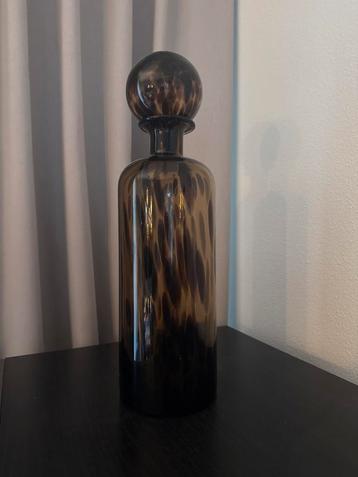Bruine Glazen Fles / Vaas beschikbaar voor biedingen