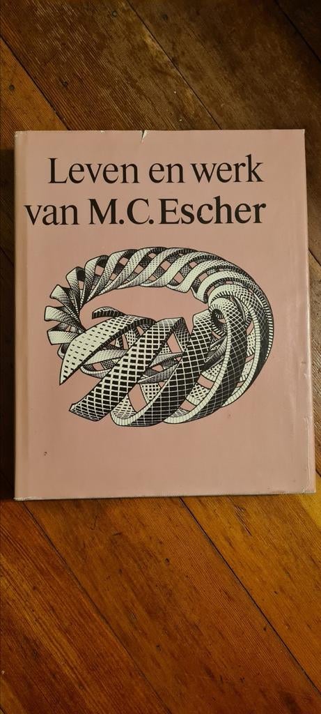 Het leven en werk van M.C.Escher 1981, Boeken, Ophalen of Verzenden, Gelezen
