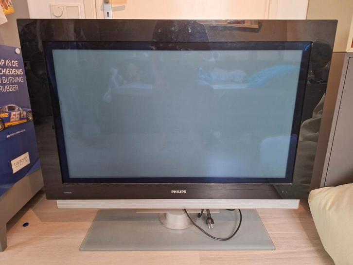 Grote Philips TV met ambilight en ophangbeugel, Audio, Tv en Foto, Televisies, Gebruikt, LCD, 100 cm of meer, Full HD (1080p)