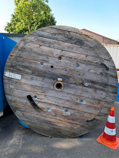 Mega haspels 260cm doorsnee, Tuin en Terras, Tuintafels, Zo goed als nieuw, Rond, Hout, Ophalen