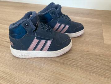 Adidas sneakers maat 24 beschikbaar voor biedingen