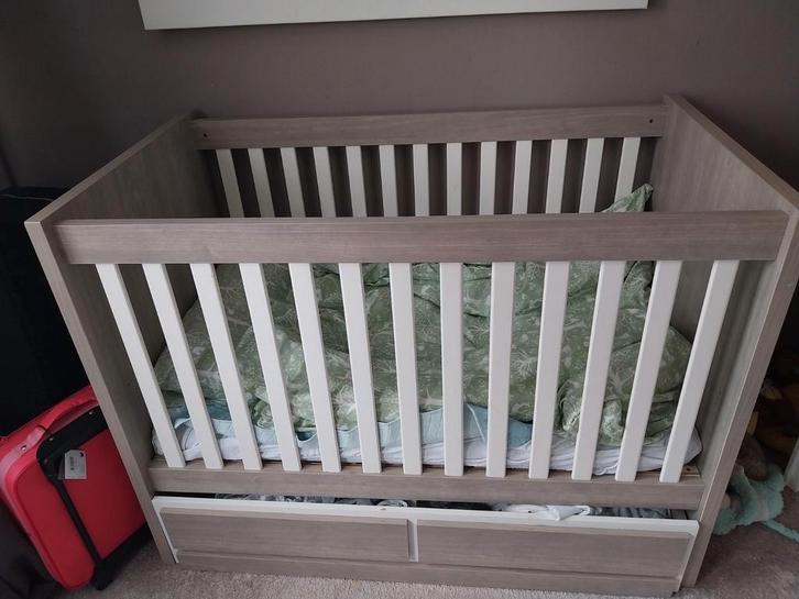 Complete babykamer met ledikant, commode en kast, Kinderen en Baby's, Babywiegjes en Ledikanten, Zo goed als nieuw, Ledikant, Ophalen
