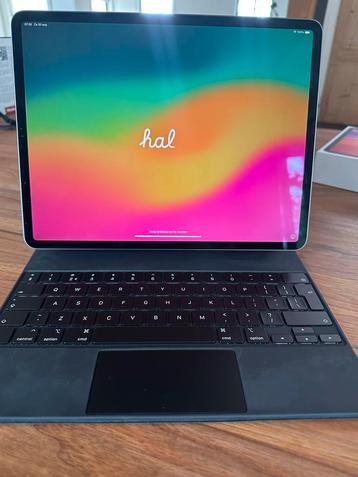 iPad Pro 12,9 inch 256 GB (4e generatie) + Magic Keyboard beschikbaar voor biedingen