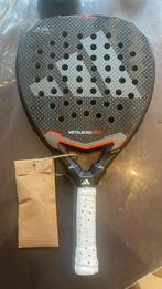 NEW ADIDAS METALBONE 3.4 HRD+ 2025 OP VOORRAAD, Sport en Fitness, Padel, Ophalen of Verzenden, Nieuw, Padelracket