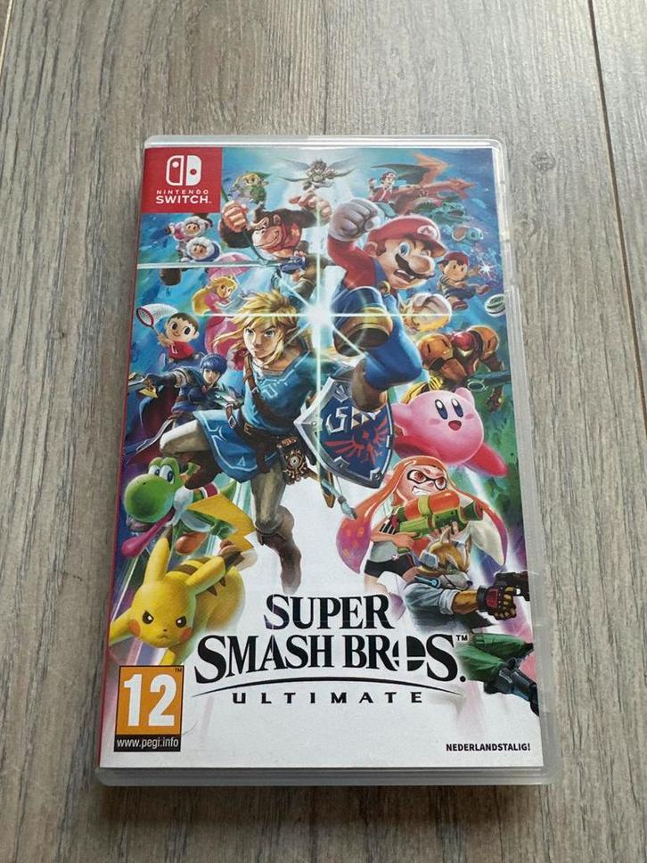 Super Smash Bros. Ultimate - Nintendo Switch, Spelcomputers en Games, Games | Nintendo Switch, Zo goed als nieuw, Vechten, 3 spelers of meer