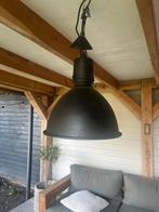 2 zwarte hanglampen, Huis en Inrichting, Lampen | Hanglampen, Ophalen, Gebruikt, Stoer, Metaal