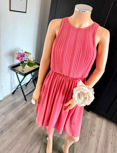 H&M plissé jurk oudroze maat 34, Kleding | Dames, Jurken, Nieuw, Maat 34 (XS) of kleiner, Roze, Knielengte, Ophalen of Verzenden