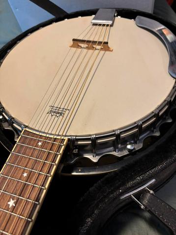 6 snarige banjo met Stagg koffer beschikbaar voor biedingen