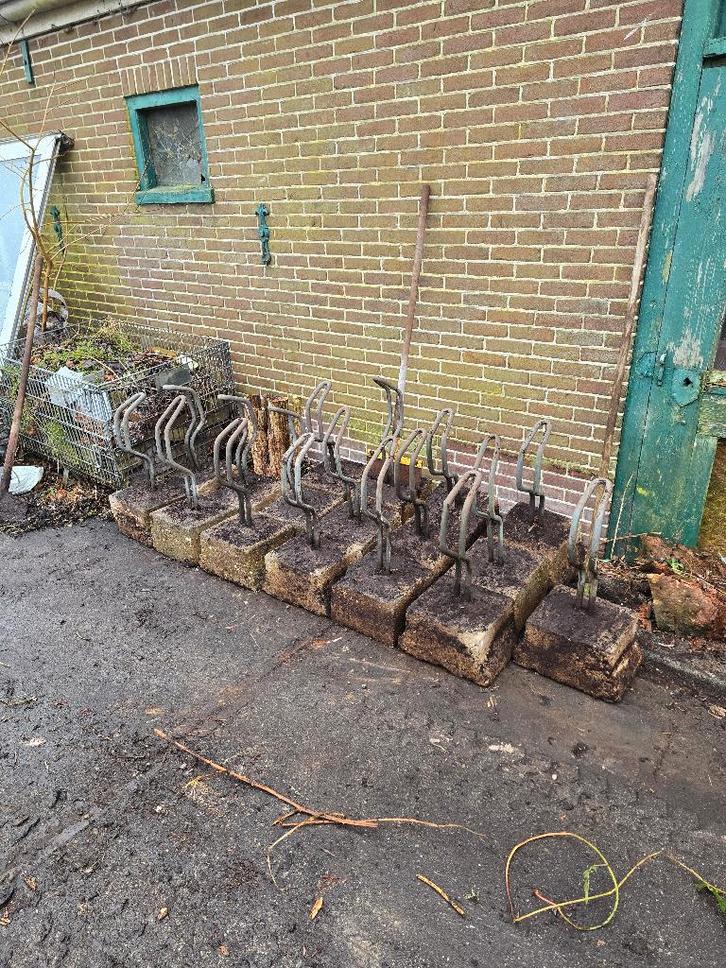 Fietsbeugel met betonvoet, fietsenrek, fietsnietje- beugel, Fietsen en Brommers, Fietsaccessoires | Fietsenrekken, Gebruikt, Ophalen
