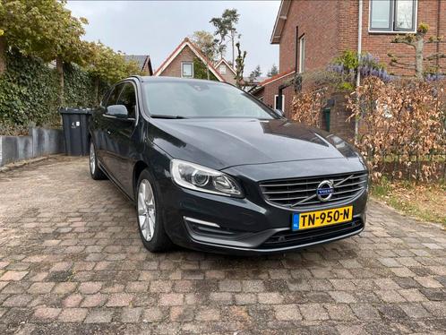 Volvo V60 T3 Momentum, Trekhaak, Powershift 2015., Auto's, Volvo, Particulier, V60, ABS, Adaptieve lichten, Airbags, Airconditioning