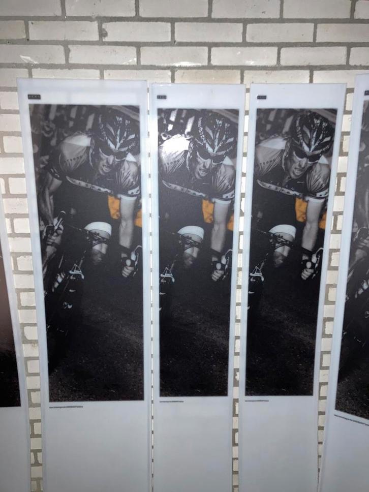 Lance Armstrong reklame zuil plexiglas 20/25 euro per stuk, Verzamelen, Posters, Zo goed als nieuw, Reclame, A4 of kleiner, Rechthoekig Staand