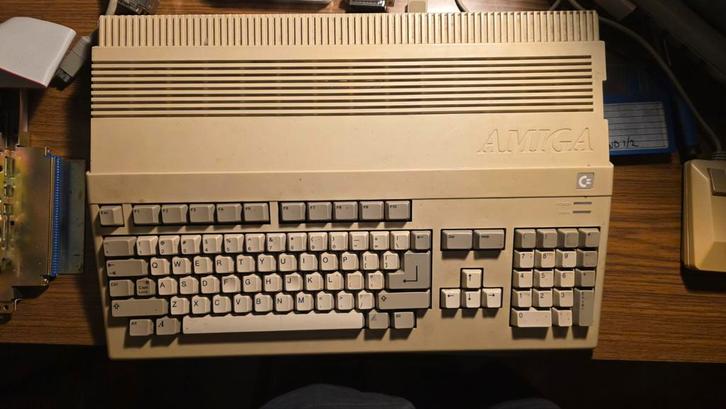 Amiga 500 uitgebreide set! A500, A590, A501, 1084S etc, Computers en Software, Vintage Computers, Ophalen