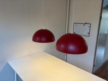 2 rode IKEA hanglampen  beschikbaar voor biedingen