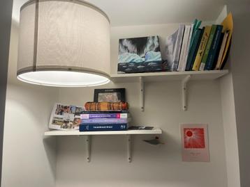 Boekenplanken Burhult/Sibhult beschikbaar voor biedingen