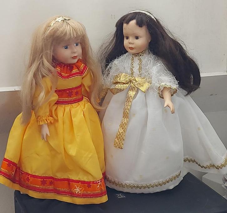 Twee porseleinen Westfaalse poppen (vintage), Antiek en Kunst, Curiosa en Brocante, Ophalen of Verzenden