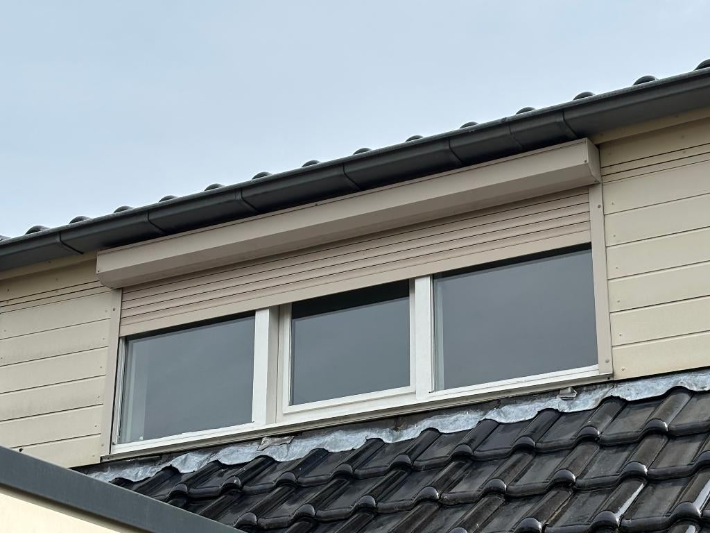 rolluik 3 stuks 1 prijs, Doe-het-zelf en Verbouw, Rolluiken, Ophalen, Gebruikt, Crème of Beige, 200 cm of meer