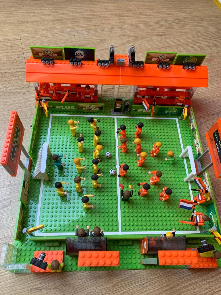 Plus Bricks Voetbalveld en stadion, Kinderen en Baby's, Speelgoed | Bouwstenen, Ophalen, Nieuw