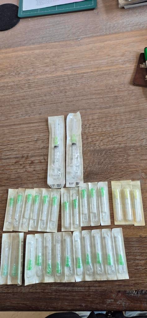 Spuiten en naalden, Ophalen